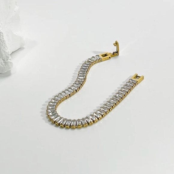 Waterproof gold plated tennis banquette bracelet - Picture 3 of 4